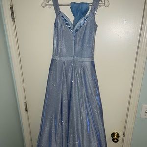 Cinderella blue ball gown style prom dress!!! Size 4, only worn once!!